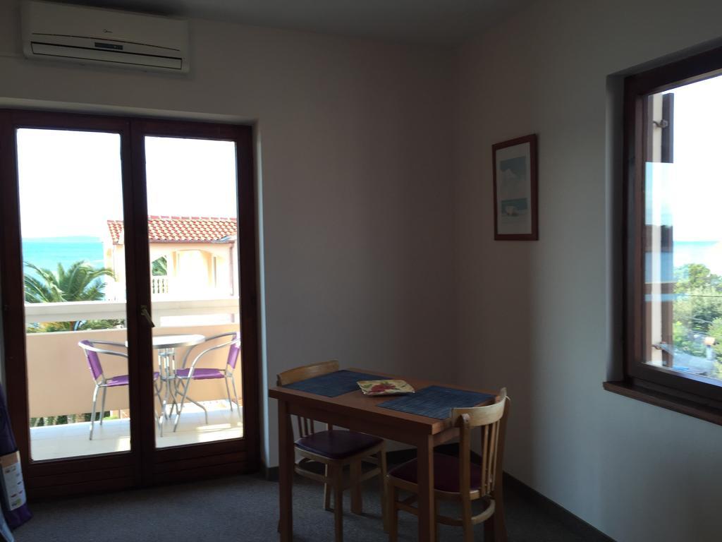 Guest House Punta Grzan ペトルチャネ 部屋 写真
