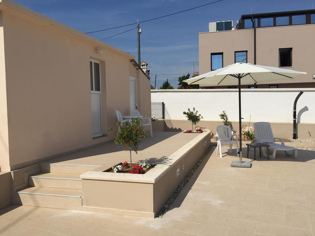 Guest House Punta Grzan ペトルチャネ エクステリア 写真